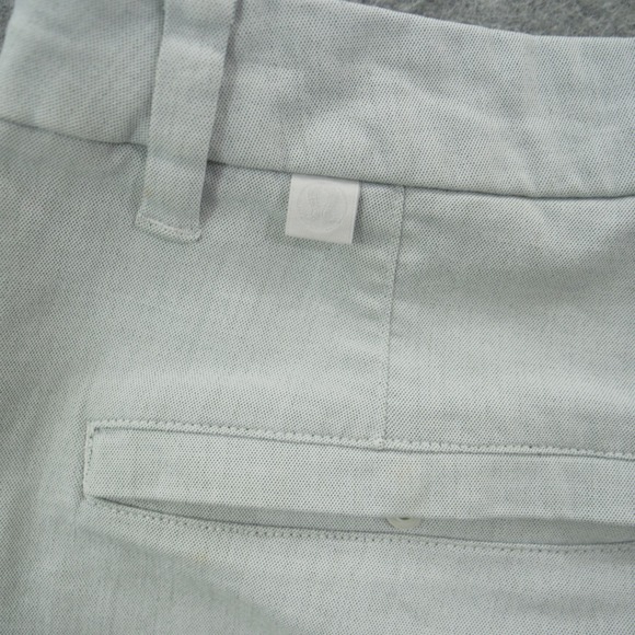 Lululemon Shorts Mens 33 Gray Flat Front Chinos Logo Active 9" - Picture 3 of 10